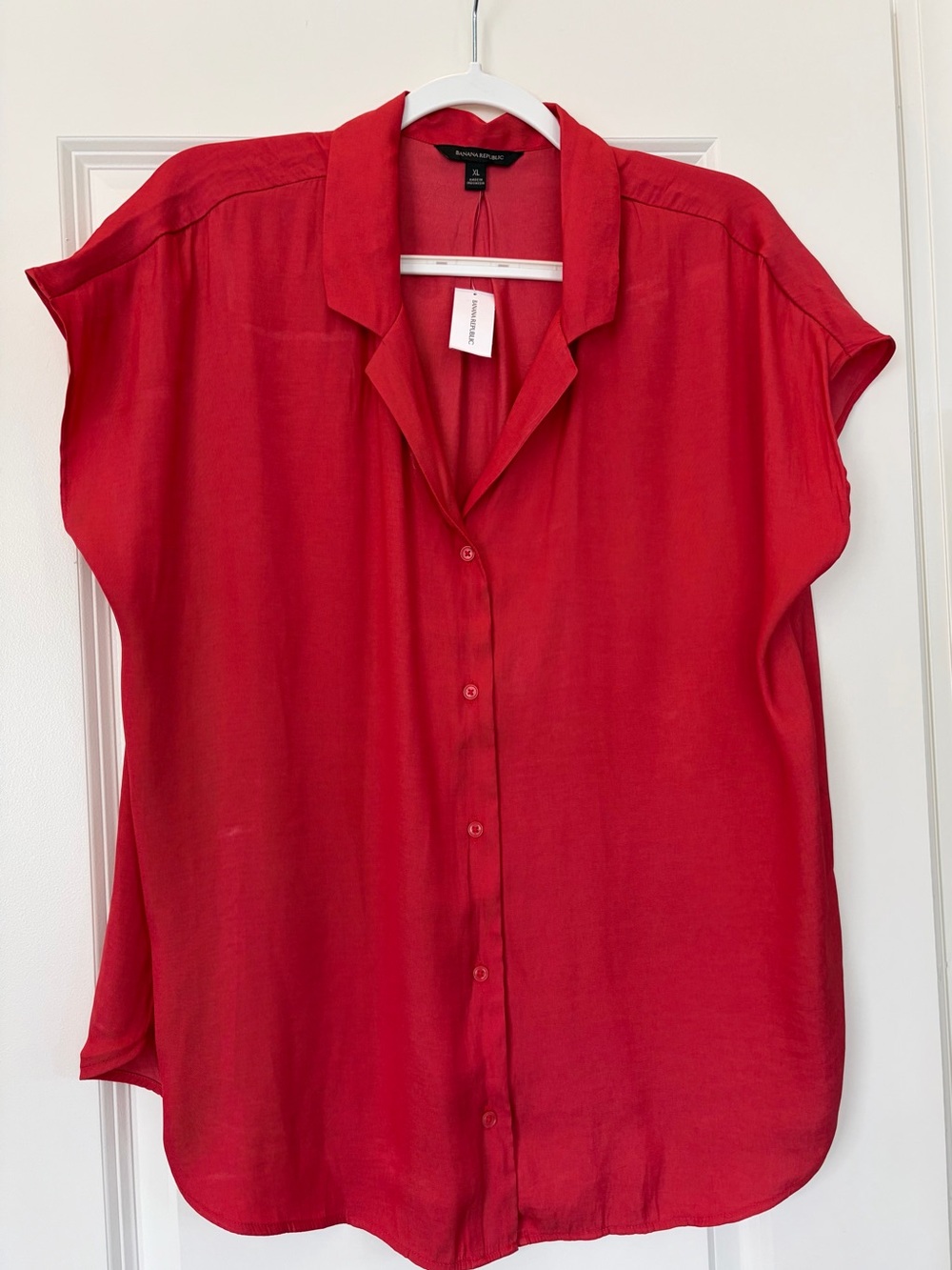 Banana Republic Women's Red Short-Sleeve Button Front Blouse